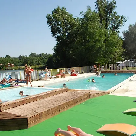 Camping De L'ile Blanc Rochemaure