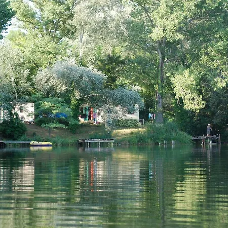 Camping De L'ile Blanc Camping